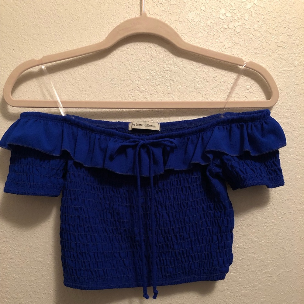 Crop top off the shoulder